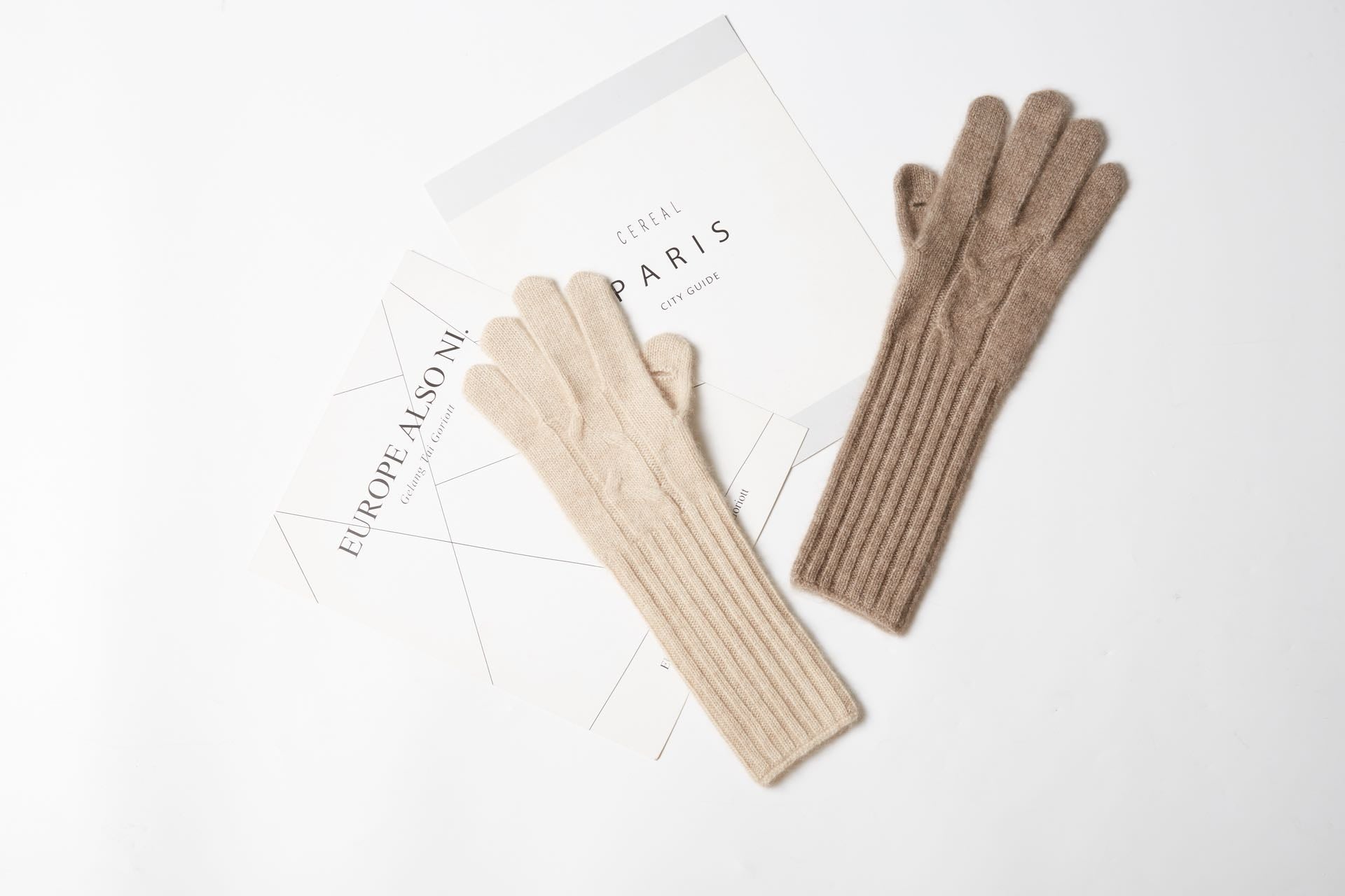 Holiday Cable knit cashmere gloves